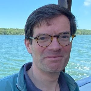 Meet your Posher, Dennis